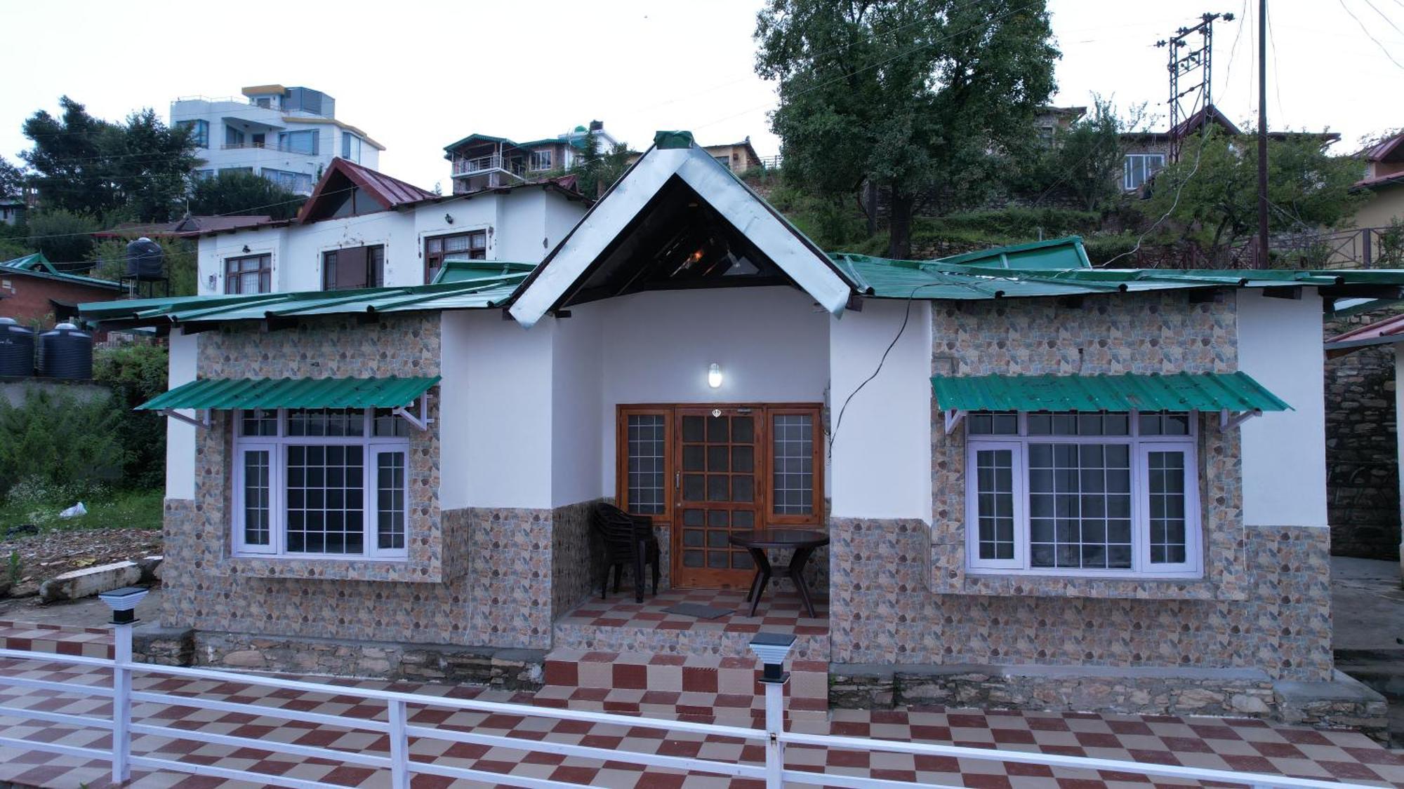 Himalayanblues Cottages&Stays Муктесвар Екстериор снимка
